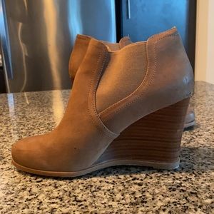 Barely worn tan leather/suede wedge booties